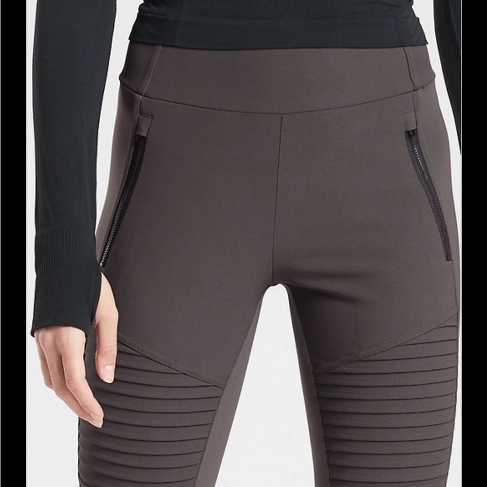 Women’s ATHLETA Headlands Hybrid Moto Tight Leggings ~ Size 0 - Picture 2 of 4